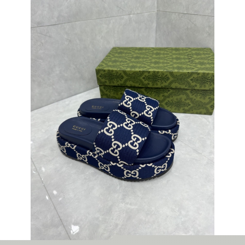 G*u*i slippers